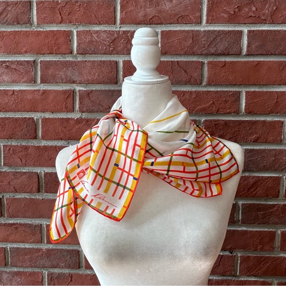 •Anne Klein for Robinson & Golluber Vintage 70’sSilk geometric scarf Hand Rolled - Picture 10 of 11